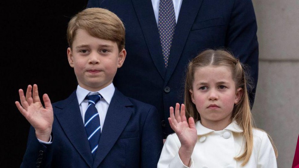 Imaginile care au emoționat o națiune. Ce a făcut prințul George, strănepotul de 9 ani al reginei, la înmormântare